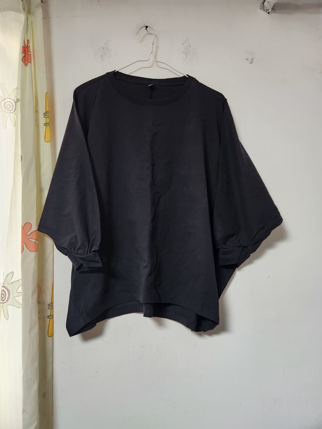 유니클로 블랙 가오리핏 칠부 소매 티셔츠F 상품이미지1