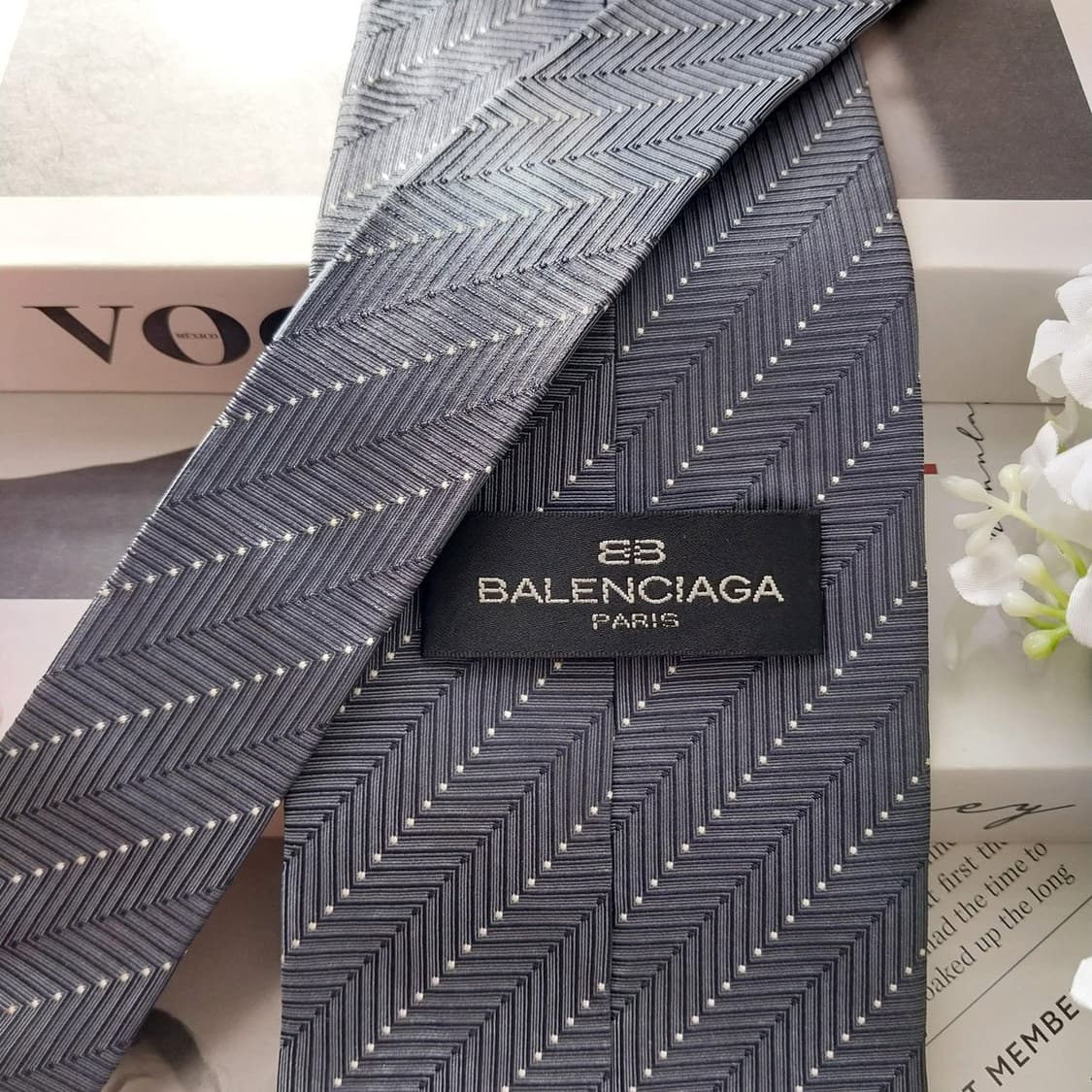 발렌시아가 실크 그레이 패턴 넥타이 9.2cm A등급 K1663
 상품이미지6