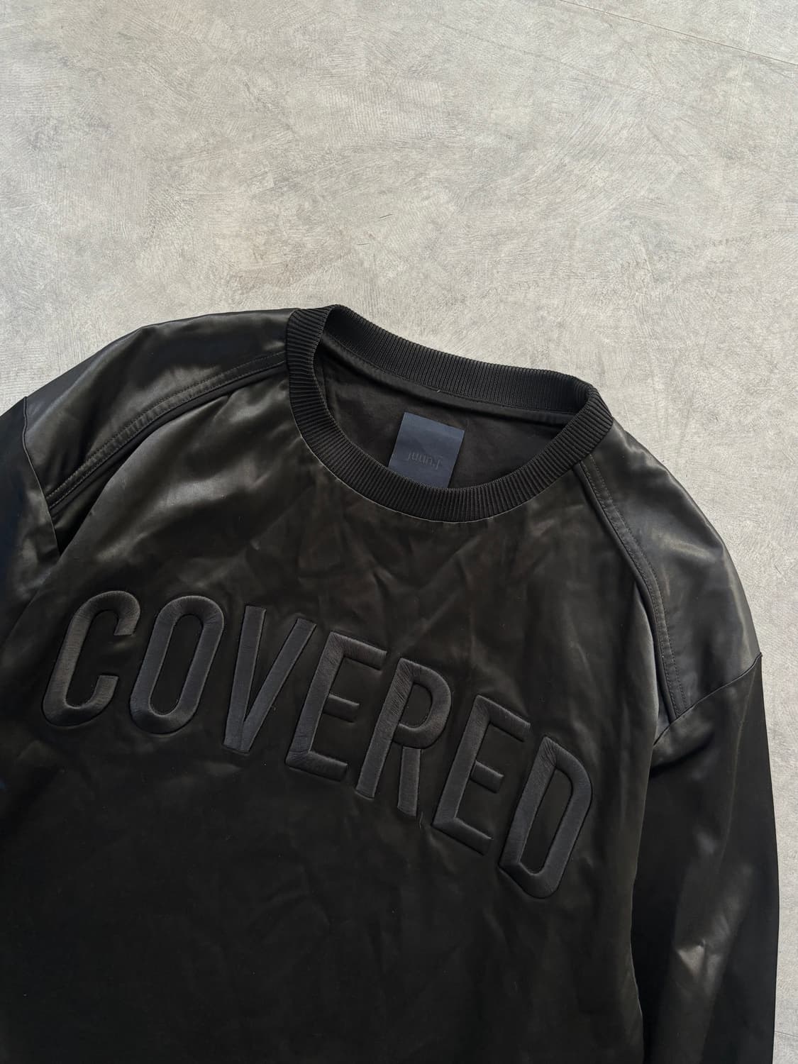 Juun.J 준지 블랙 커버드 로고 맨투맨 상품이미지5