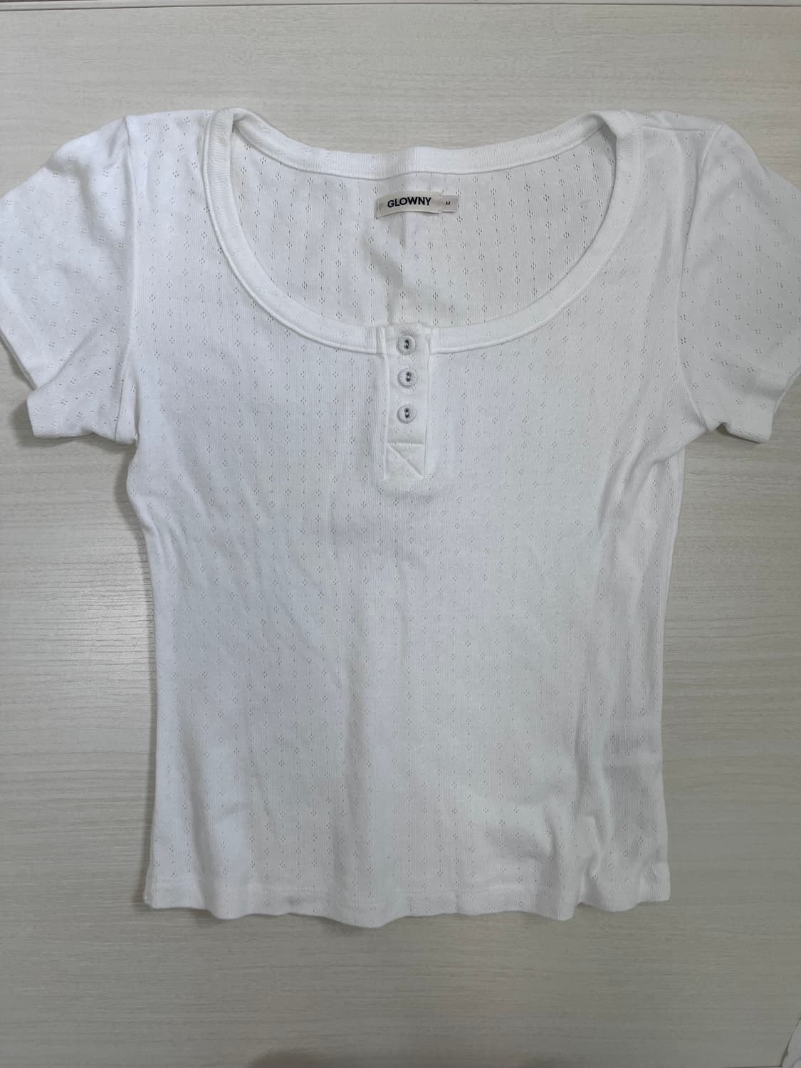 글로니 프로방스 아일렛 버튼티 (m) 상품이미지3