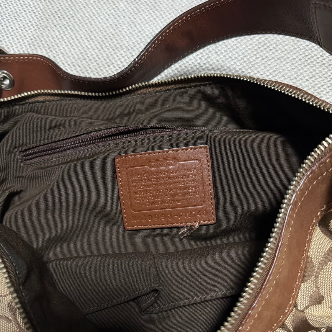 코치(COACH) 시그니처 호보백 상품이미지4