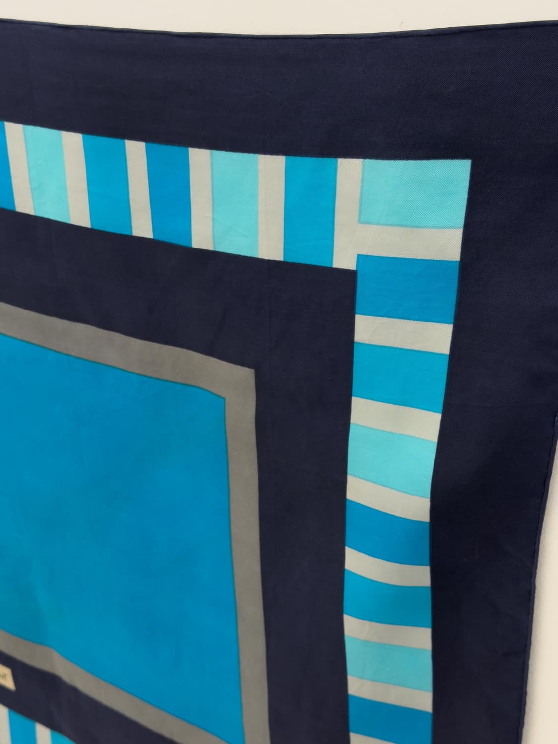 입생로랑 스카프 상품이미지3