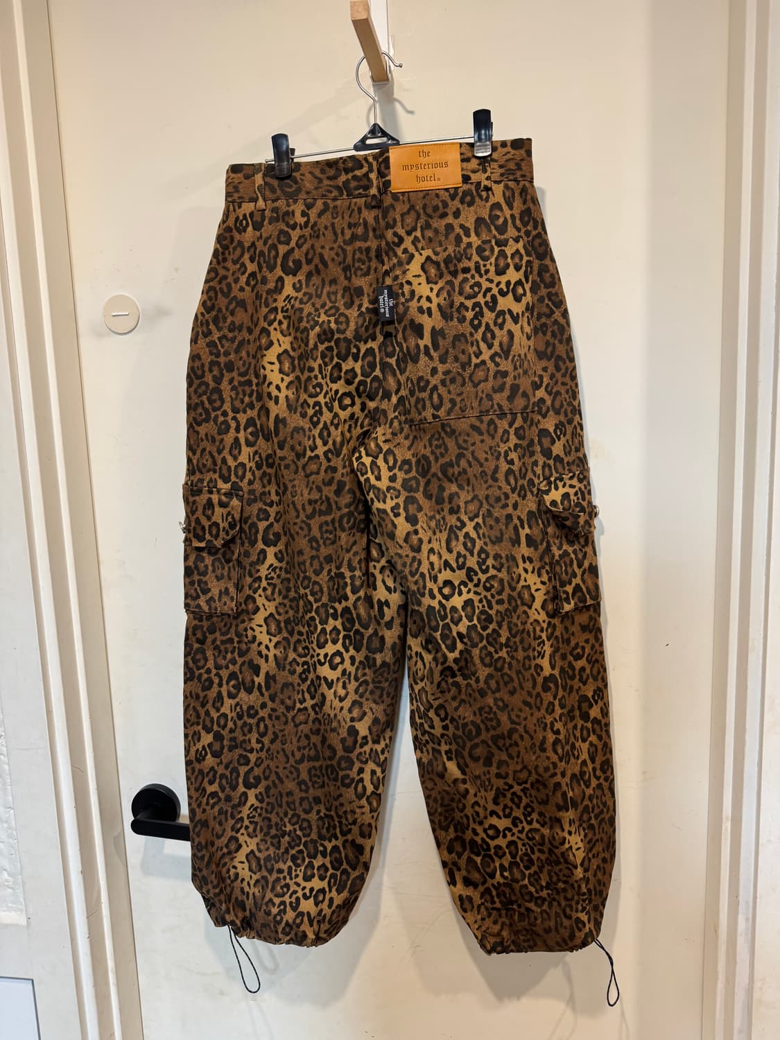 더미스테리어스호텔 레오파드 카고 팬츠 상품이미지3