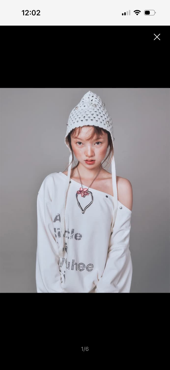 유희 HOTFIX OFF-SHOULDER SWEATSHIRT 상품이미지3