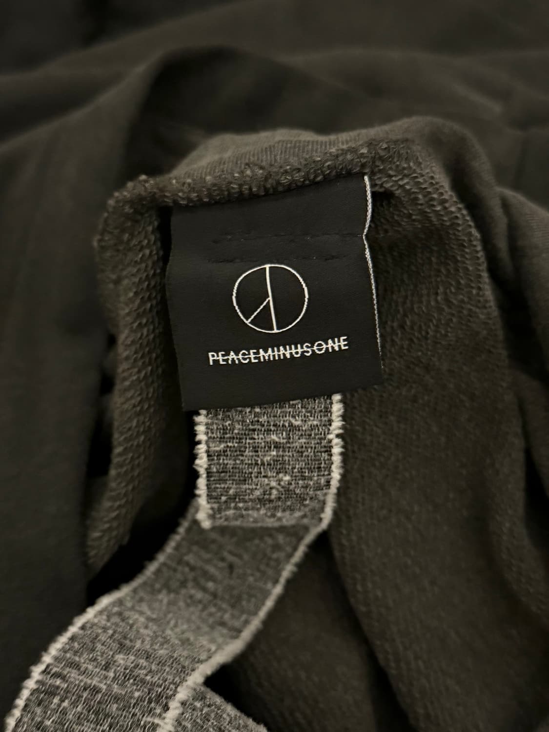 피마원 초판 목로고 차콜 후드 상품이미지6