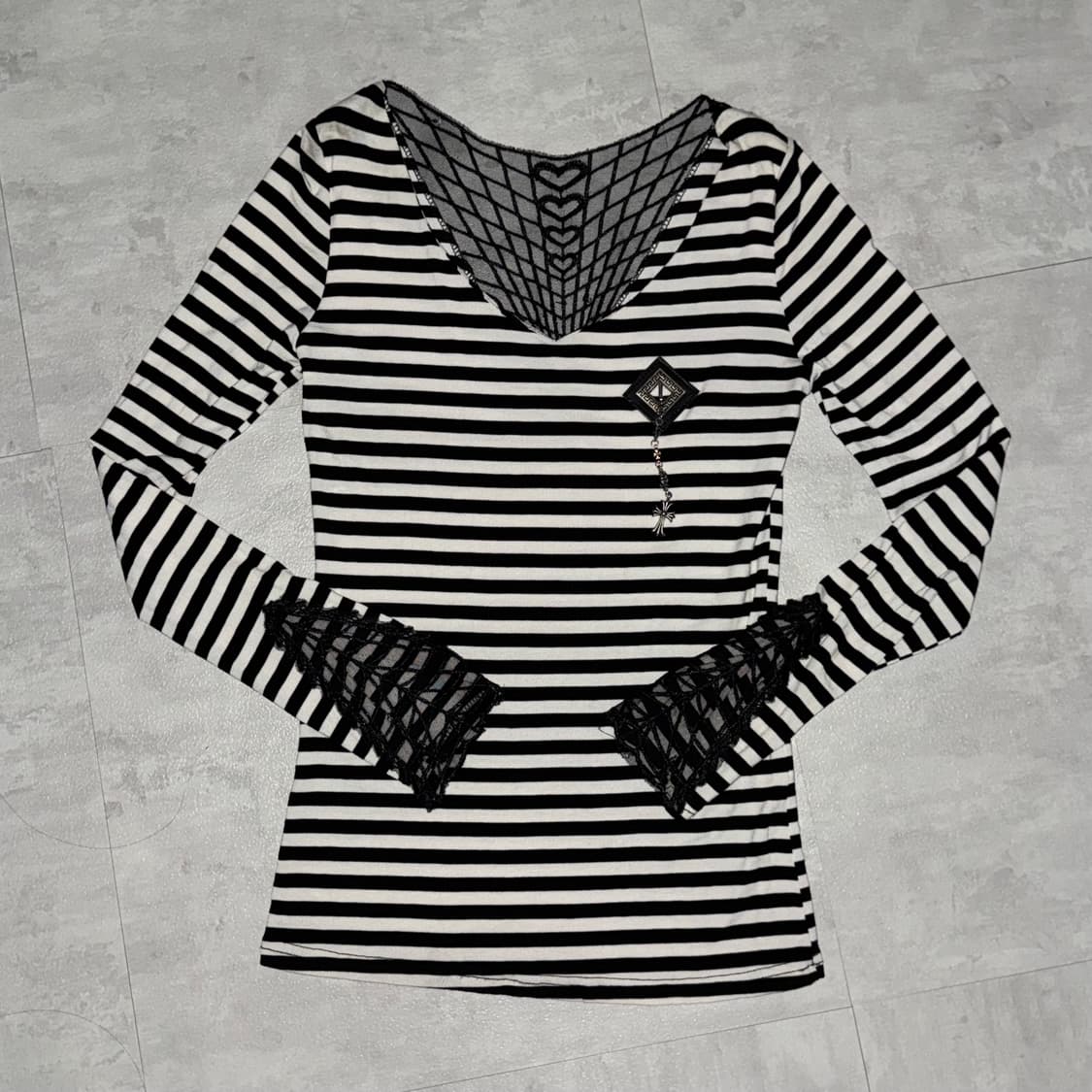 Stripe lace V-neck long sleeve 상품이미지1