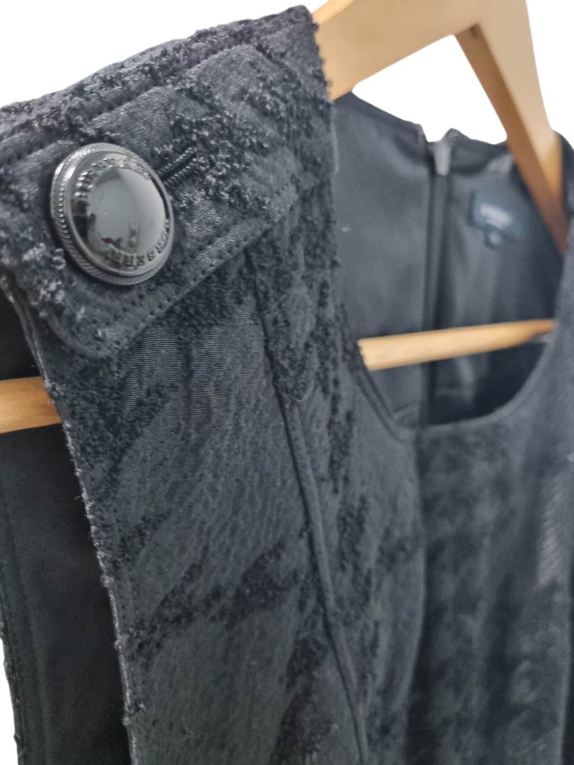 버버리 블랙 자수 민소매 벨티드 원피스 38 상품이미지4