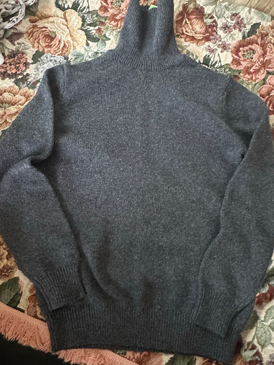 유니클로 터틀넥니트  상품이미지1