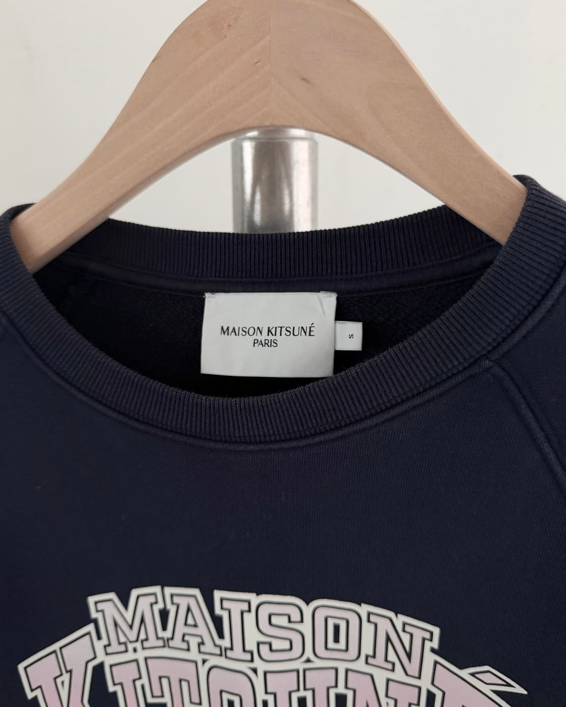 Maison Kitsune 메종키츠네 캠퍼스폭스 어드저스티스 맨투맨 상품이미지6