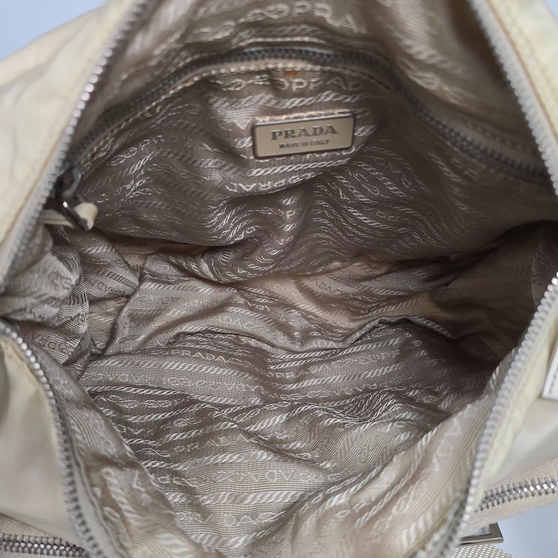 프라다 나일론 메신져 크로스백 상품이미지9