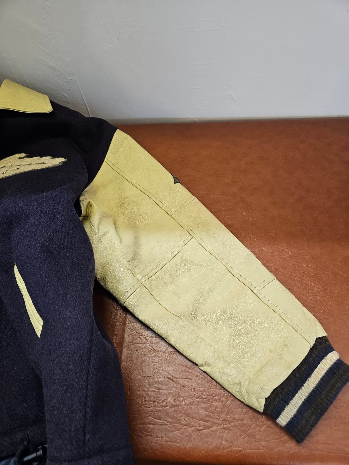 게스 USA 빈티지 울 레더 바시티 자켓 상품이미지7