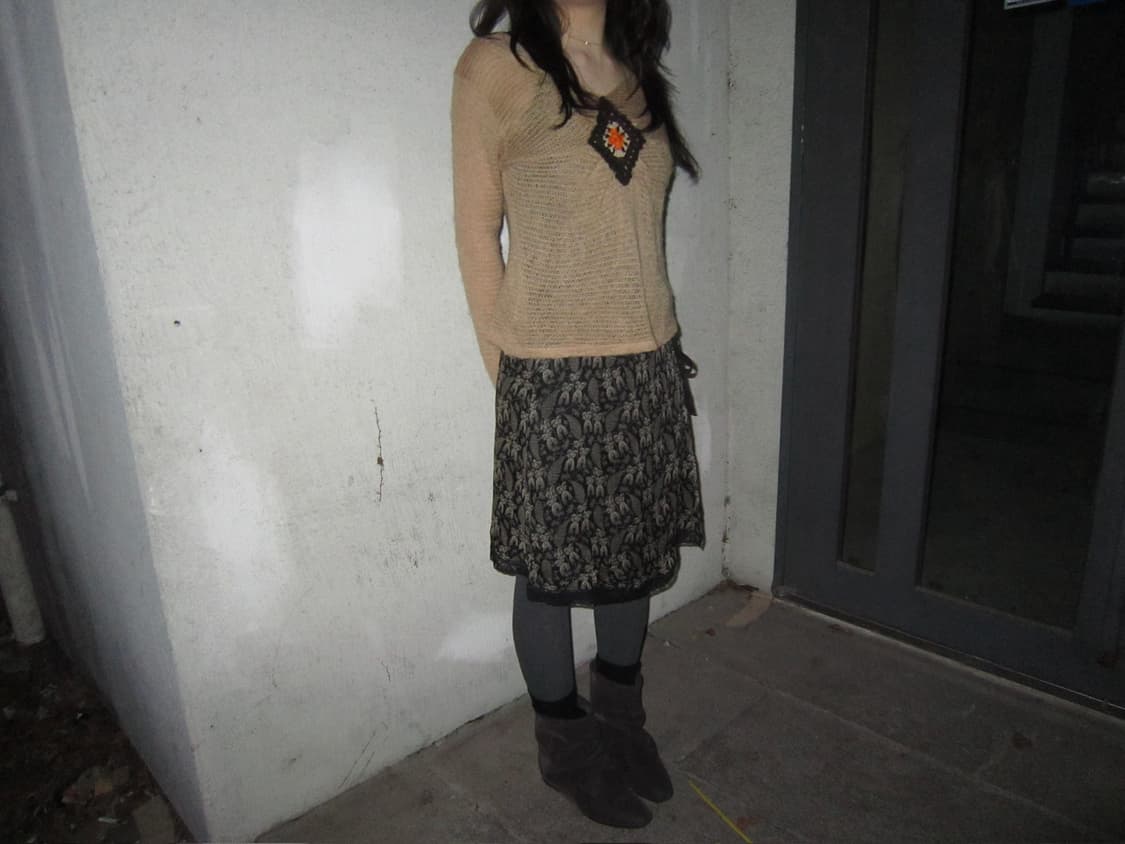 빈티지 브이넥 니트 크로셰 짜임 디테일 베이지 상품이미지1