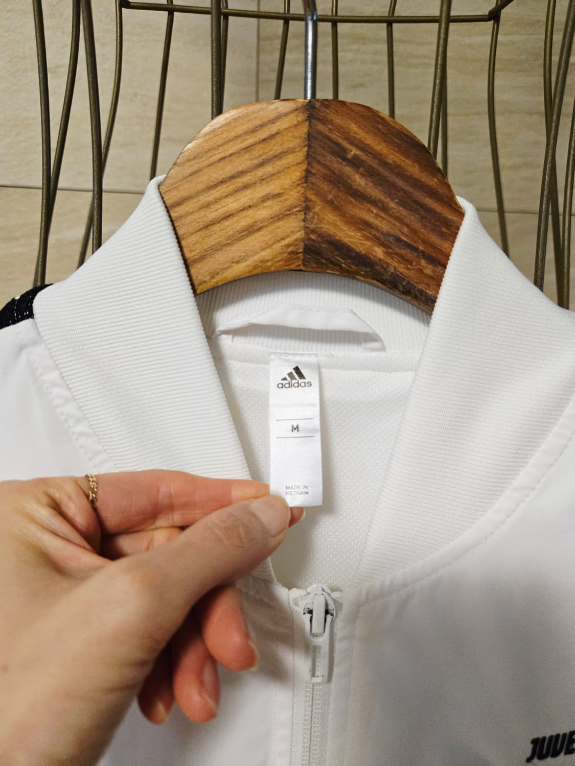 [m/95] 아디다스 유벤투스 에센셜 남성 자켓 상품이미지3