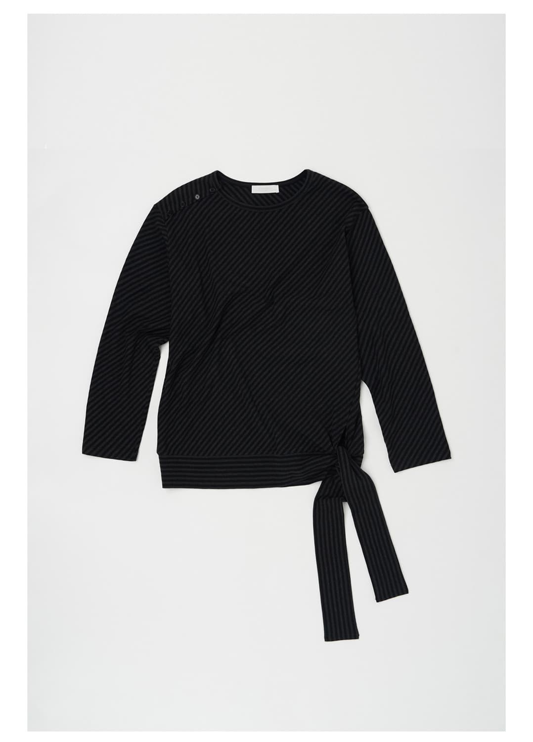 DIAGONAL STRIPE DETAIL TOP IN BLACK-GREY 상품이미지8