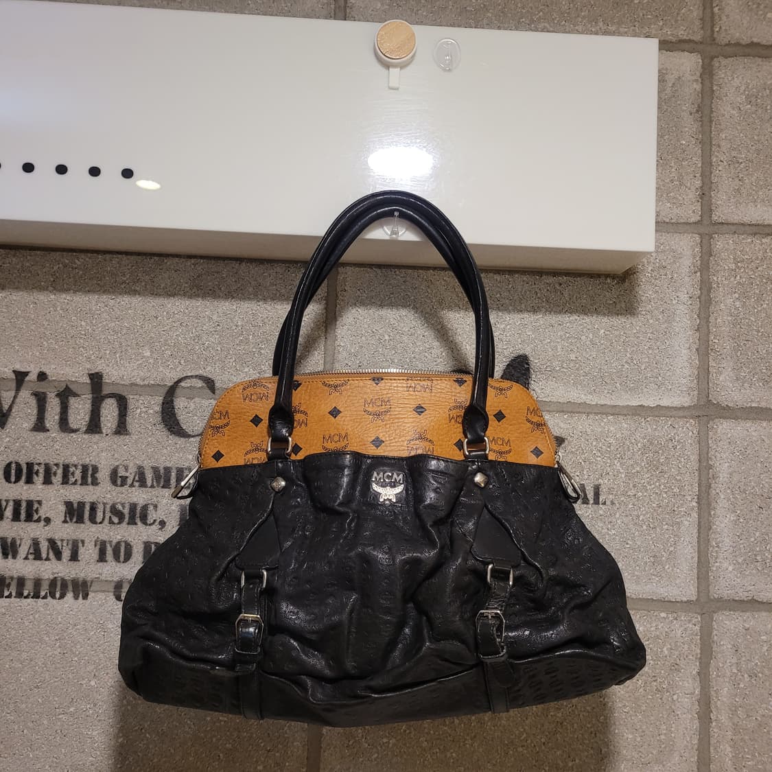 MCM 비세토스 레더 핸드백  상품이미지1