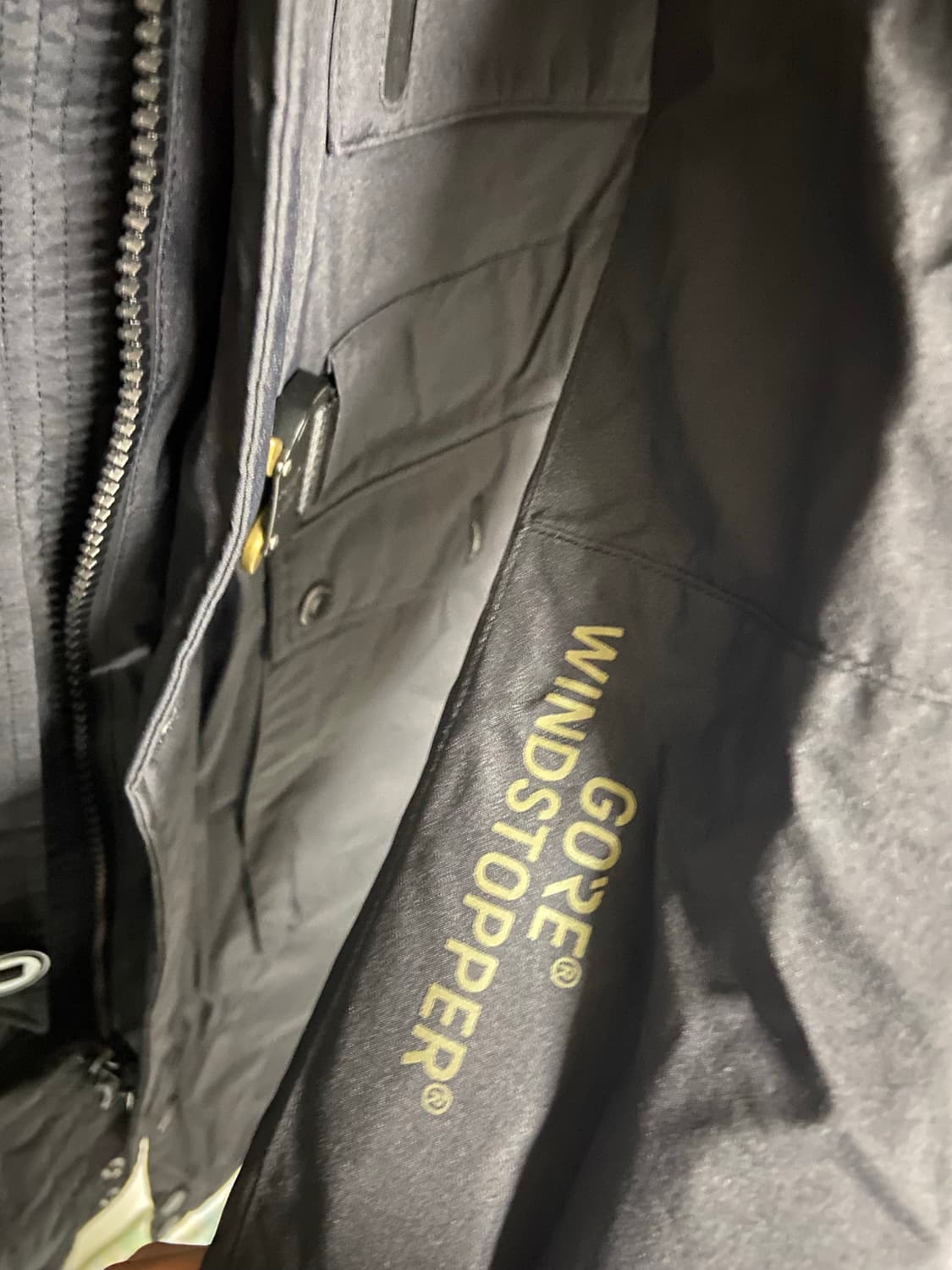 뉴발란스x이스트로그 고어텍스 구스다운 블랙파카 상품이미지6