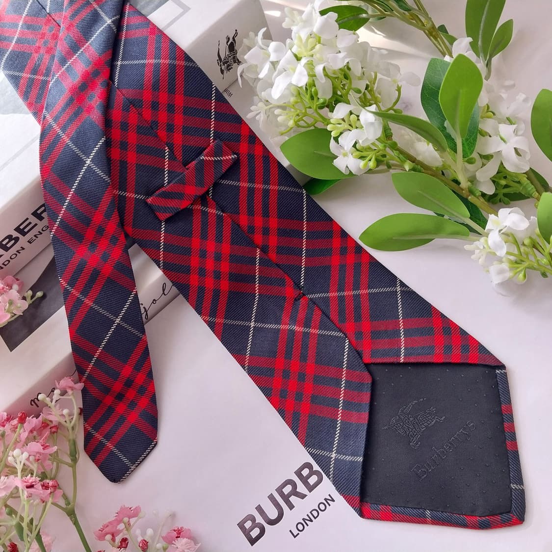 버버리 실크 네이비 체크 넥타이 9.7cm A+등급 K1876
 상품이미지6