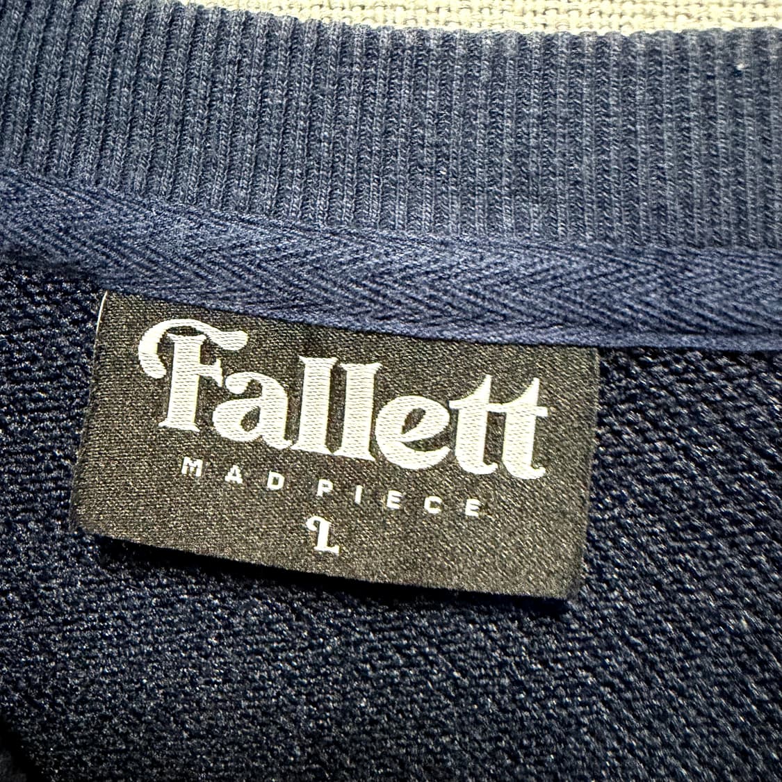 FALLETT 팔렛  부클 플라워 자수 맨투맨 네이비  상품이미지5
