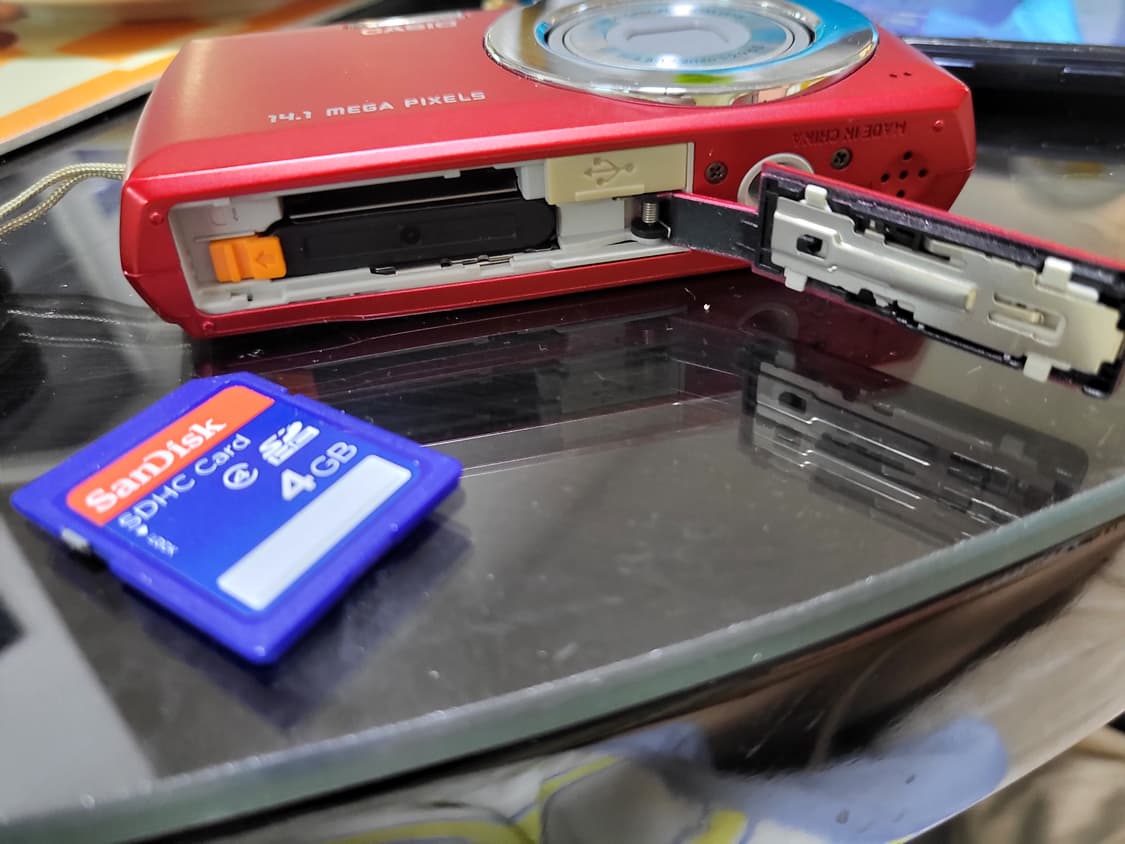 Casio QV-R100  디지털카메라 새제품같은 중고 상품이미지7