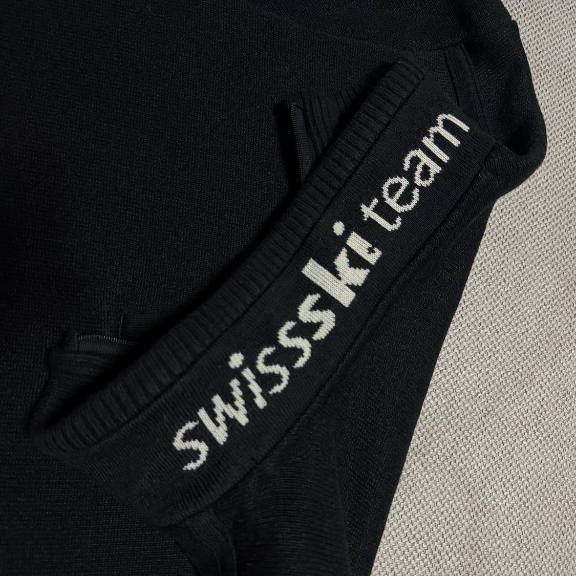 데상트 스위스 스키팀 하프집업 니트 상품이미지3