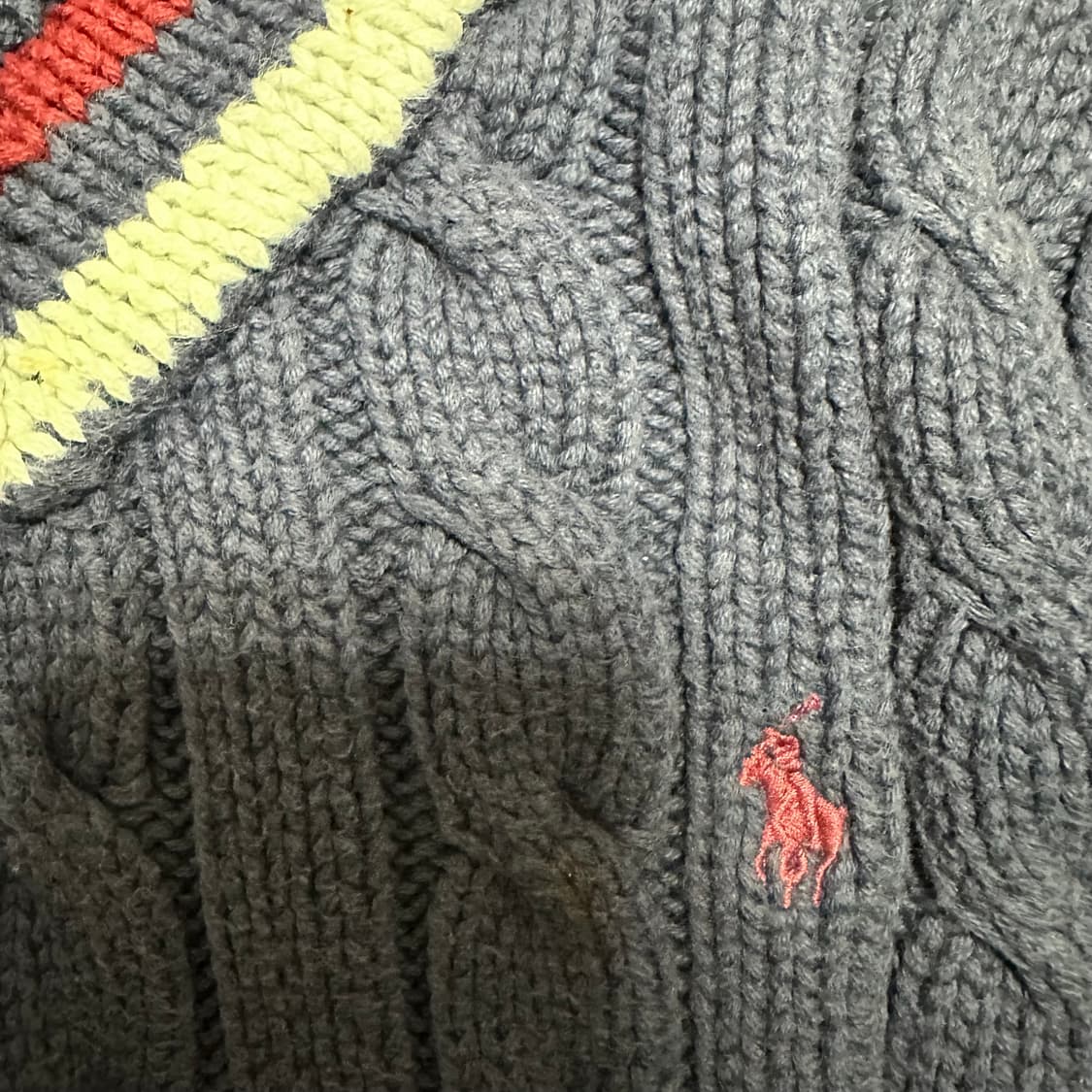 폴로 브이넥 니트 상품이미지3