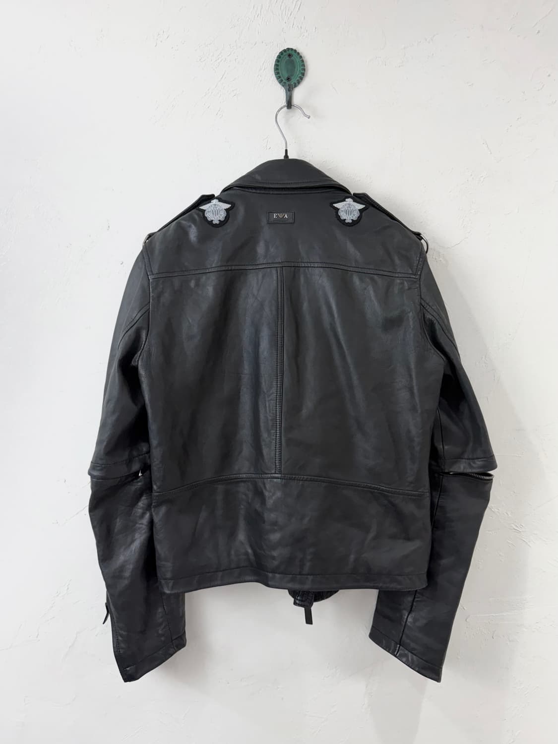 엠포리오 아르마니 디테쳐블 슬리브 레더 라이더 자켓 상품이미지4