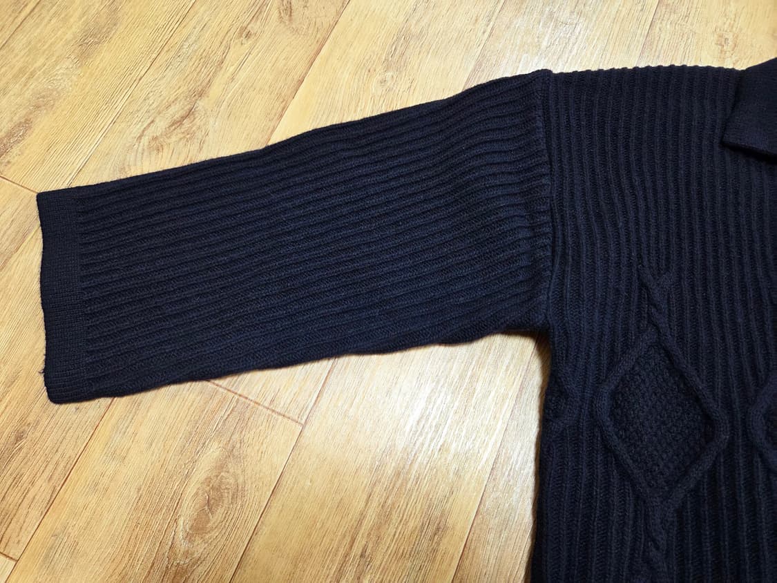 메이비베이비(MAYBEBABY) 디어리스트 V넥카라 니트 프리사이즈 새상 상품이미지4