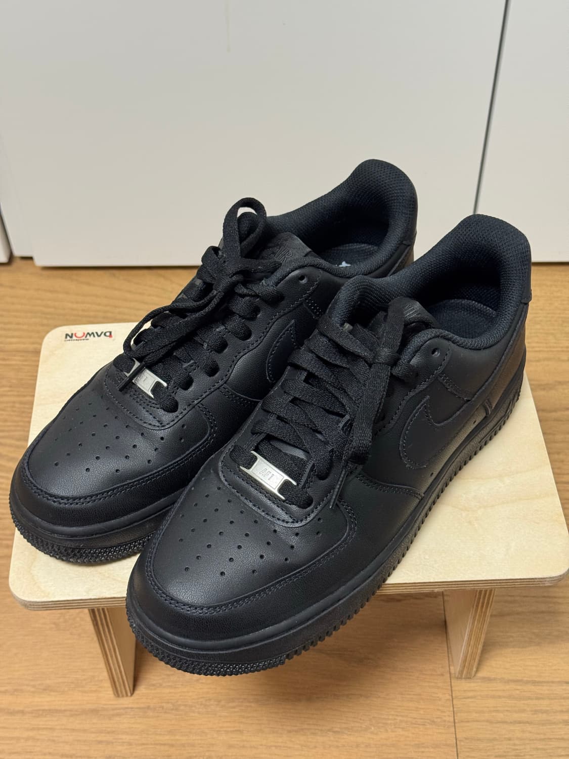 나이키 에어포스 올블랙 260 상품이미지3