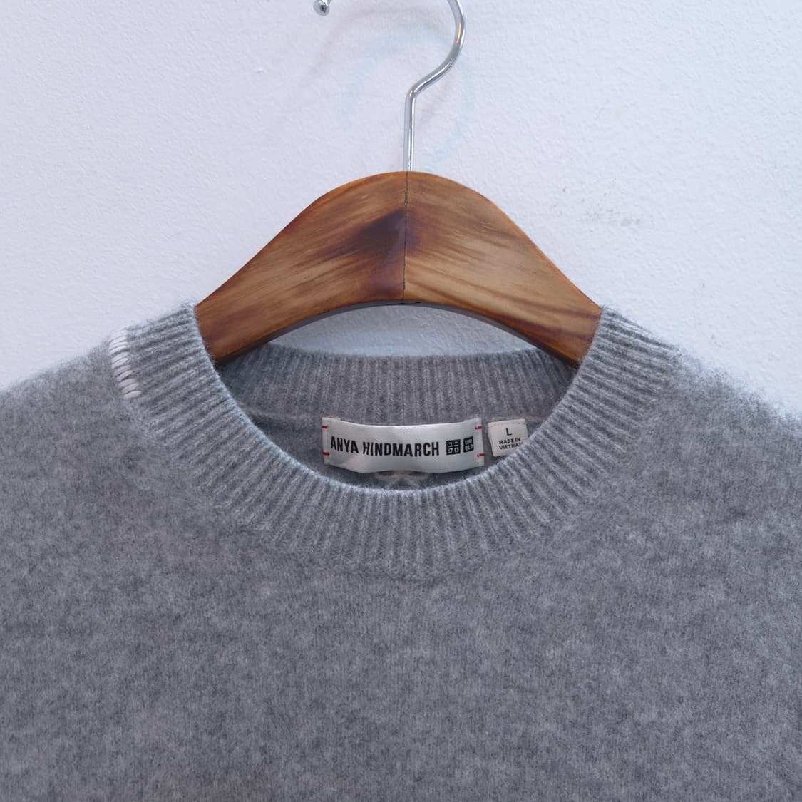 UNIQLO x ANYA HINDMARCH 콜라보 니트 상품이미지2