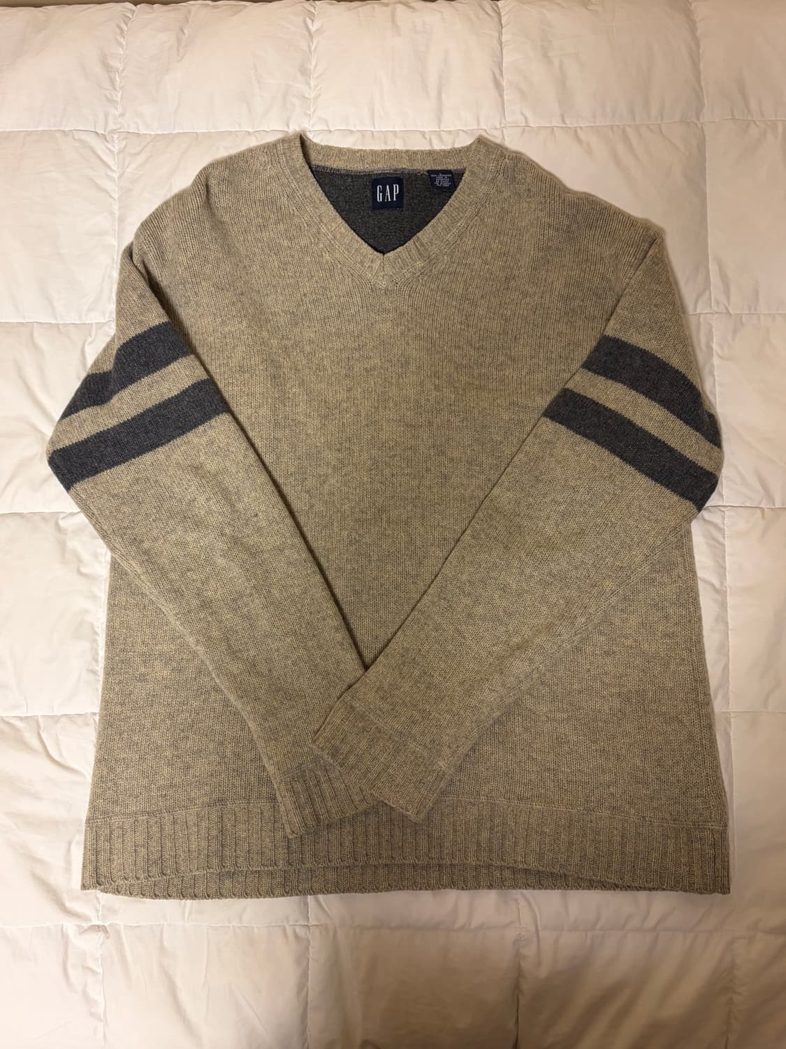 GAP V넥 울 니트 상품이미지1