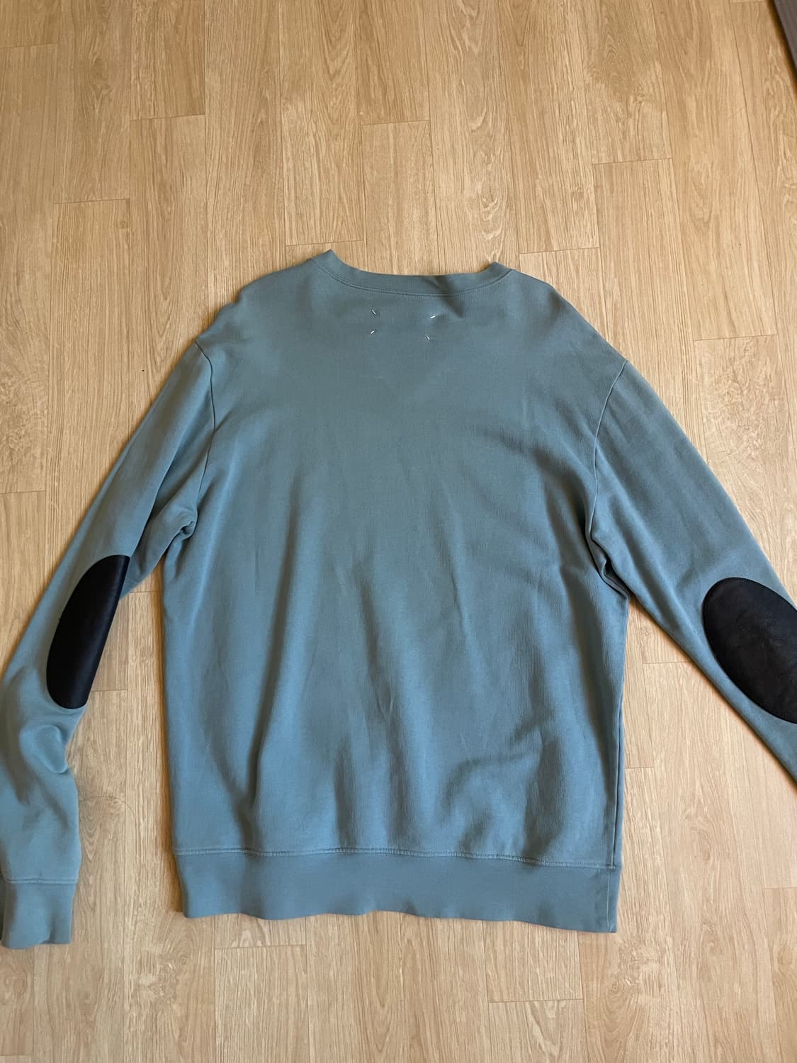 마르지엘라 레더패치 슬리브 맨투맨 상품이미지2