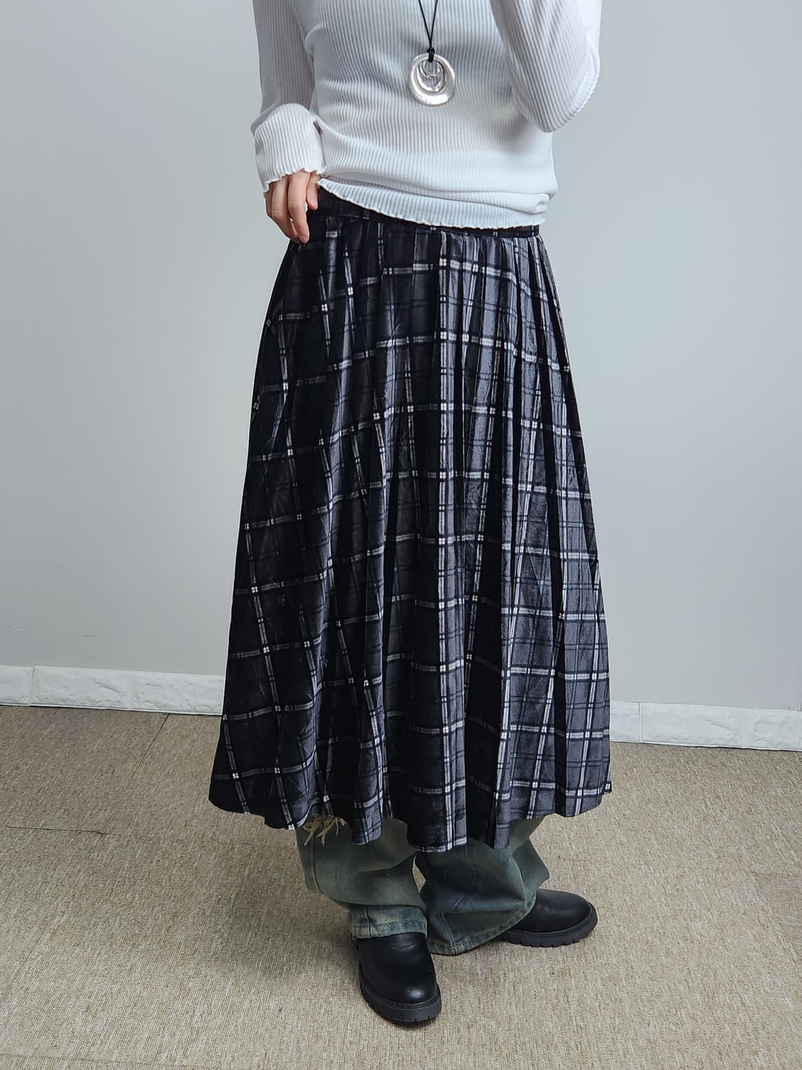 벨벳 체크 롱 스커트 상품이미지3