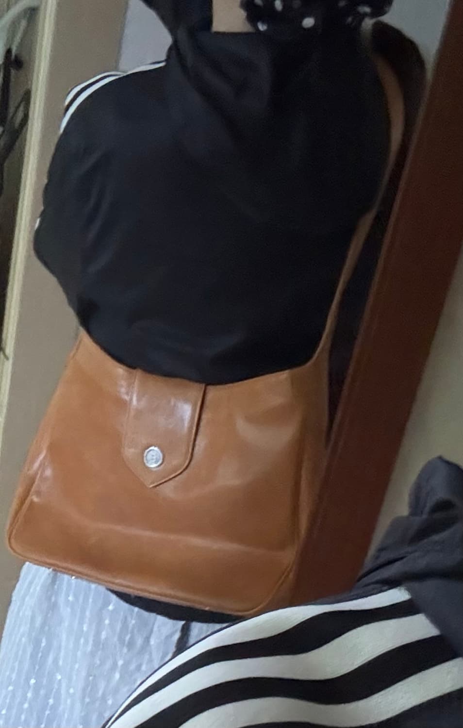 미닛뮤트 바톤백 라지 카멜 상품이미지1