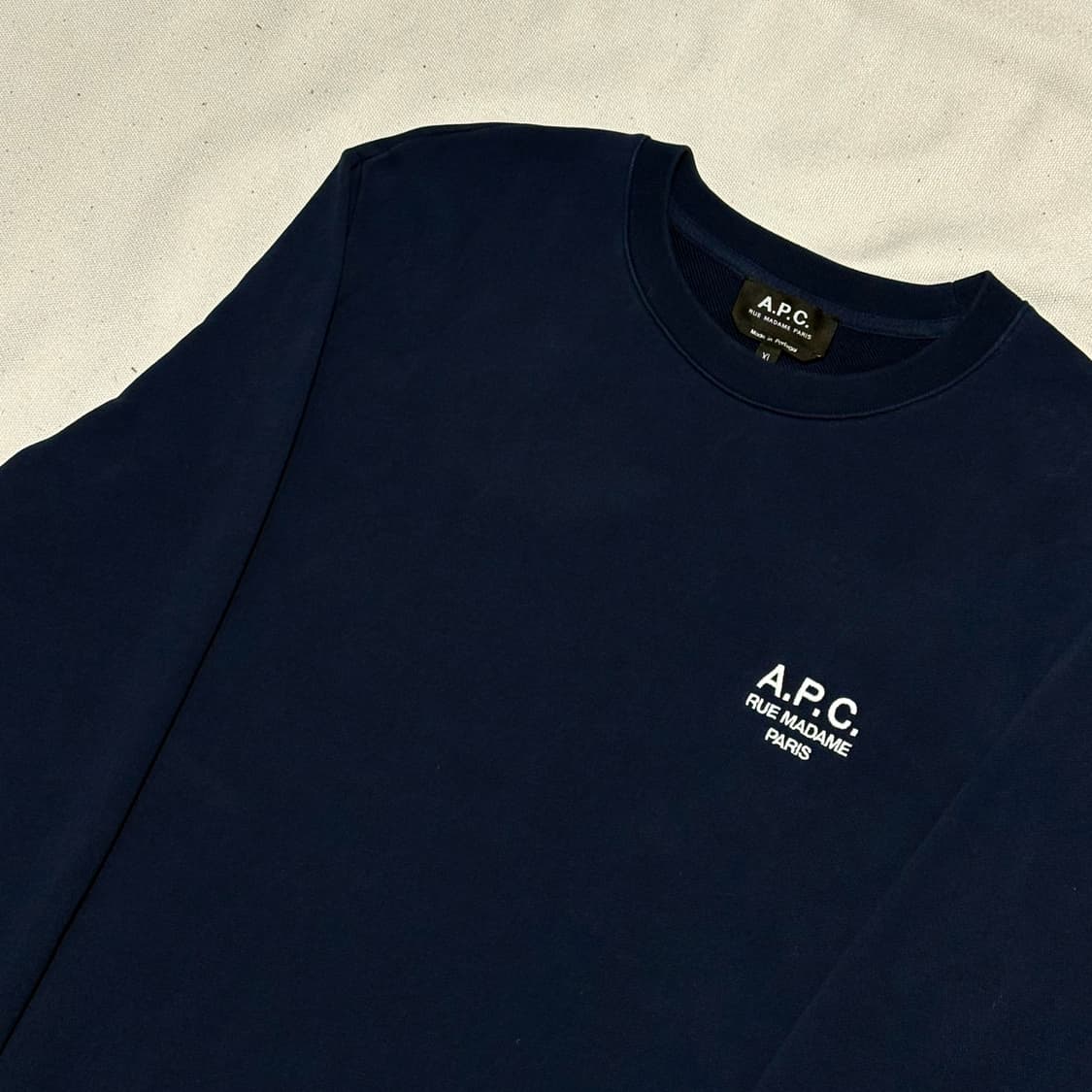 XL 아페쎄 AP.C. 스탠다드 르 마담 네이비 맨투맨 상품이미지1