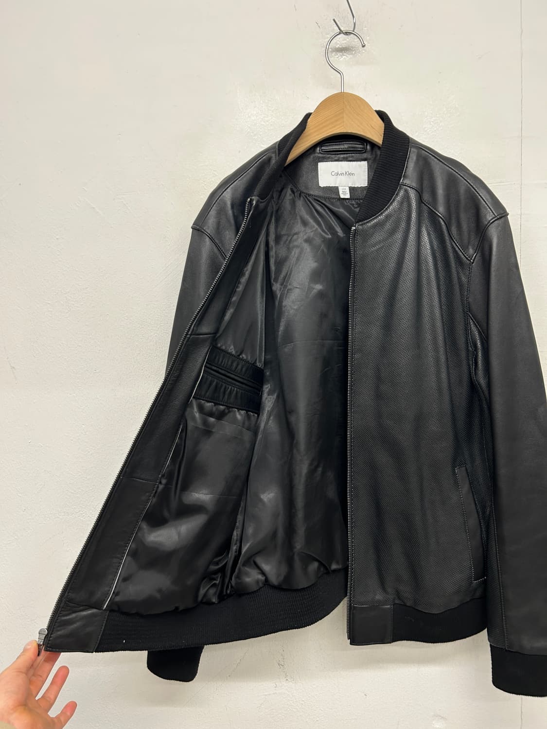 캘빈클라인 블랙 레더 봄버 자켓 상품이미지2