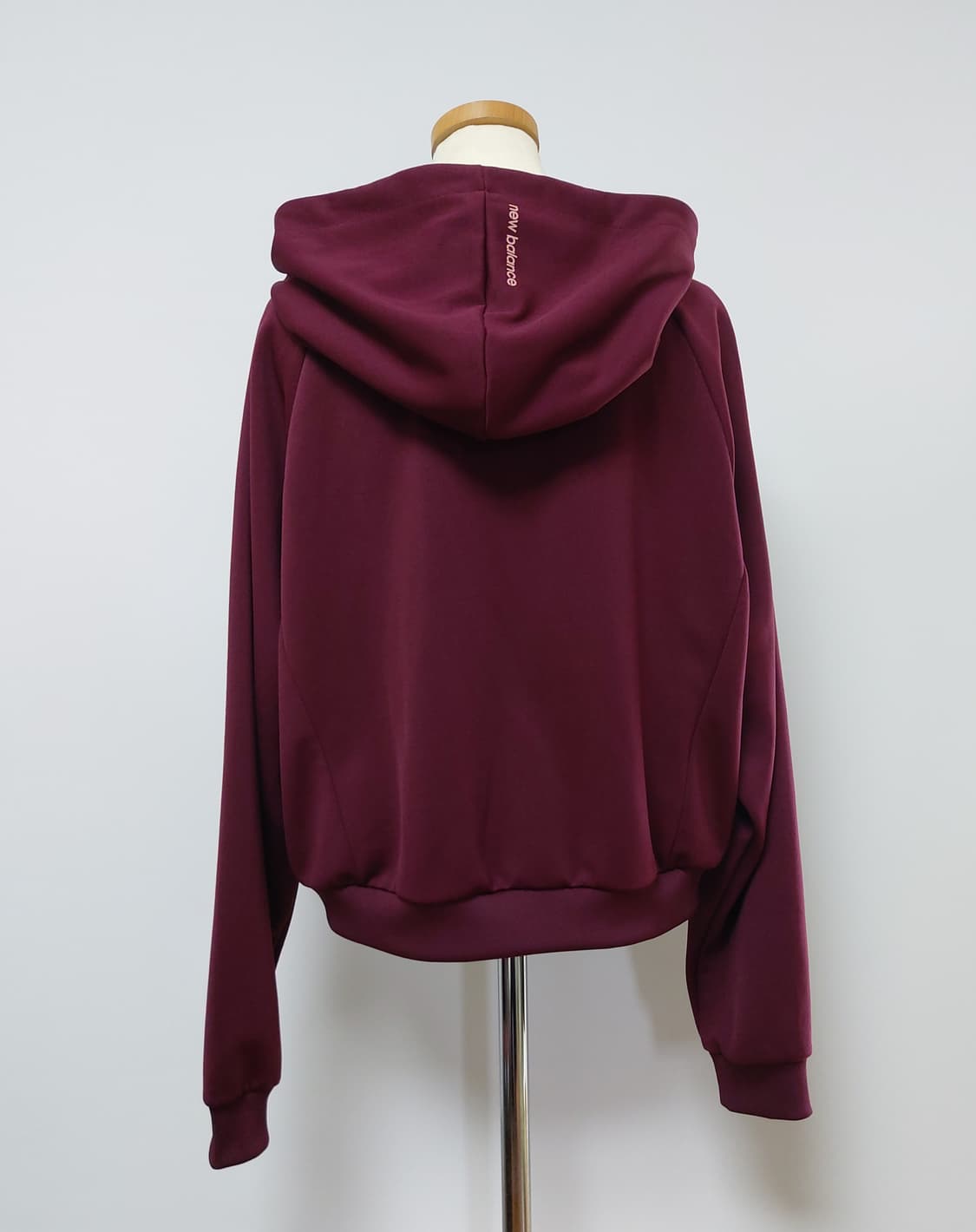 뉴발란스 여성 세미크롭 루즈핏 담보루 집업(95)L

 상품이미지4