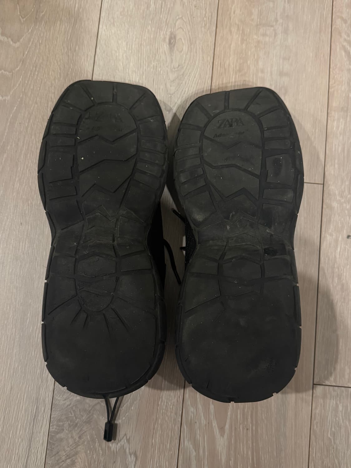 자라 x 아더에러 콜라보 스니커즈 상품이미지5