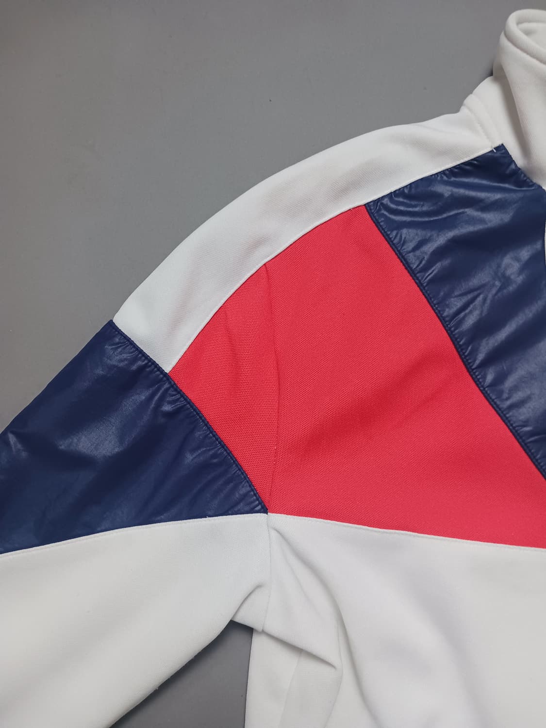 [100] 데상트 화이트 배색 트랙 자켓 상품이미지4