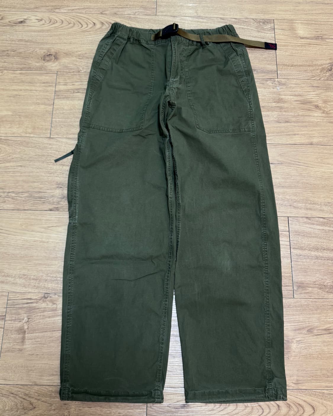 [S]그라미치 루즈핏 테이퍼드 팬츠 카키 상품이미지1