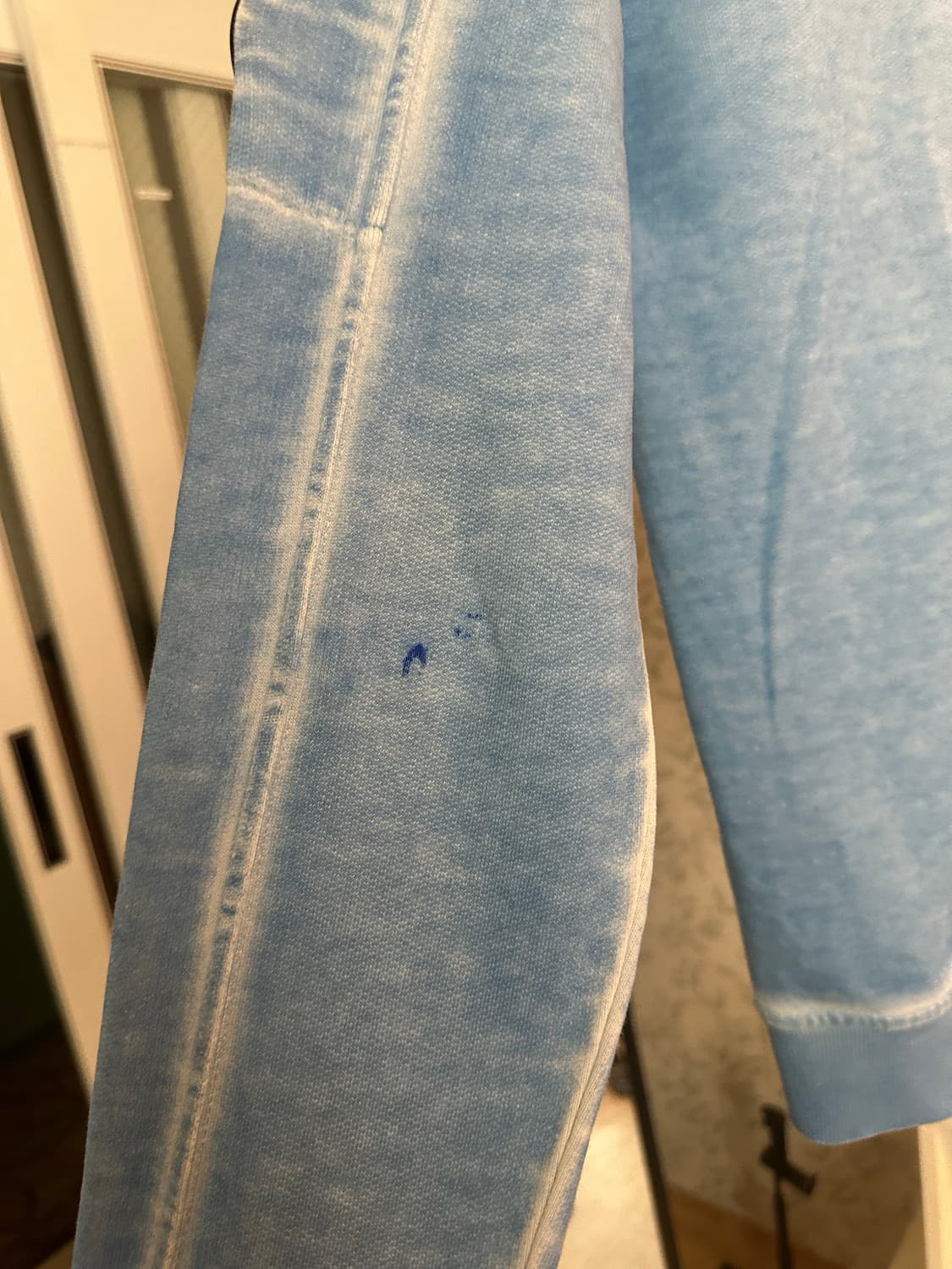 C.P. Company 하늘색 후드티  (90-95) 22FW 상품이미지3