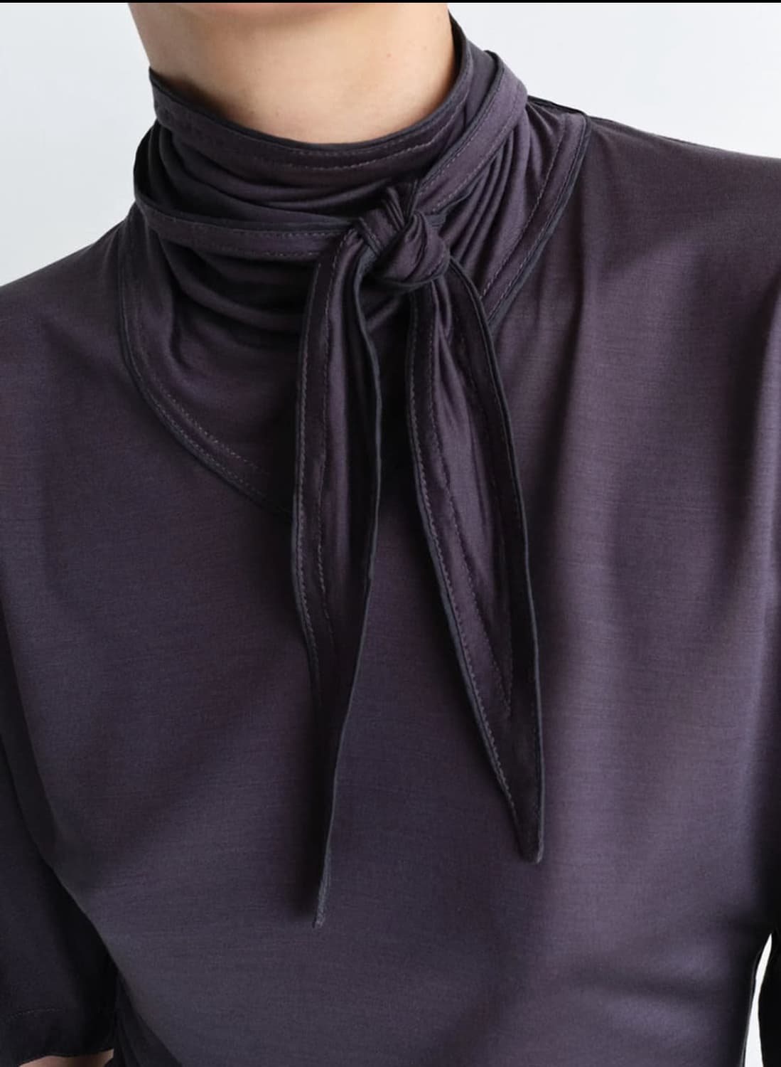 르메르 25sS FOULARD 실크 스카프 티 셔츠/차콜 상품이미지1