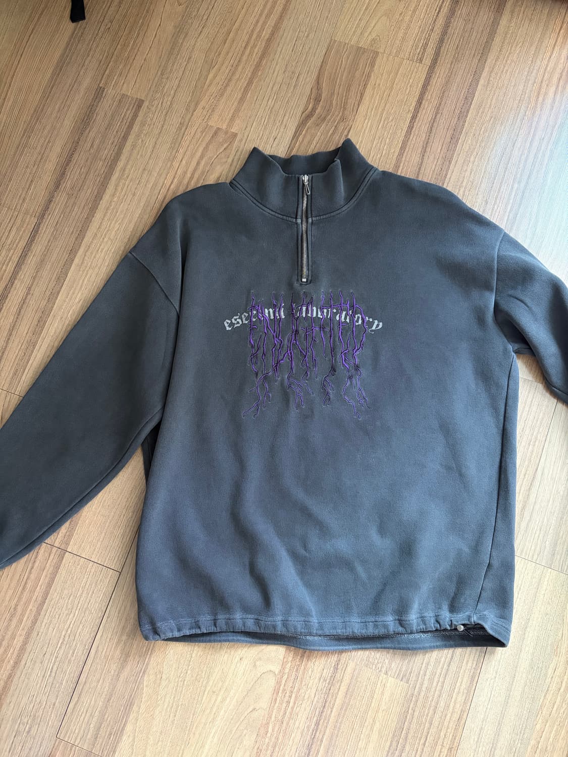 덱스 착용 에씰미 집업 팔아요 상품이미지4