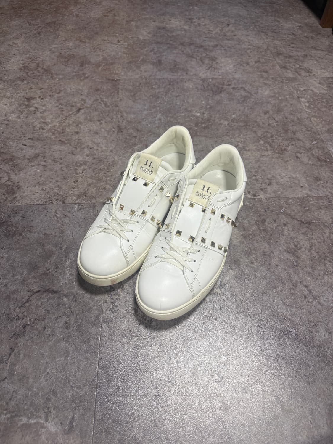 발렌티노 락스터드 스니커즈 43 상품이미지1