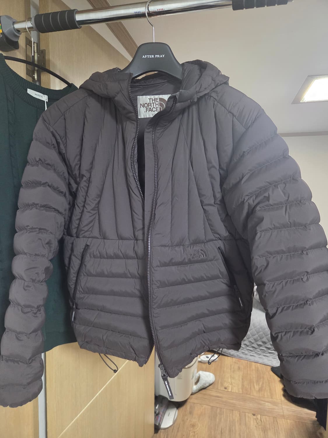 노스페이스 경량패딩 코어 라인 코코어 L 팝니다 상품이미지1