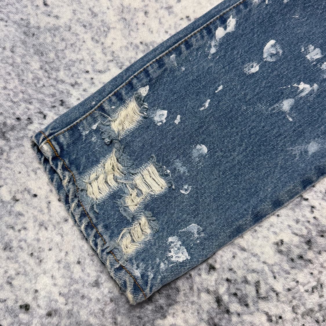 발망 데카르넹 11aw 페인트 데님팬츠 30 상품이미지3