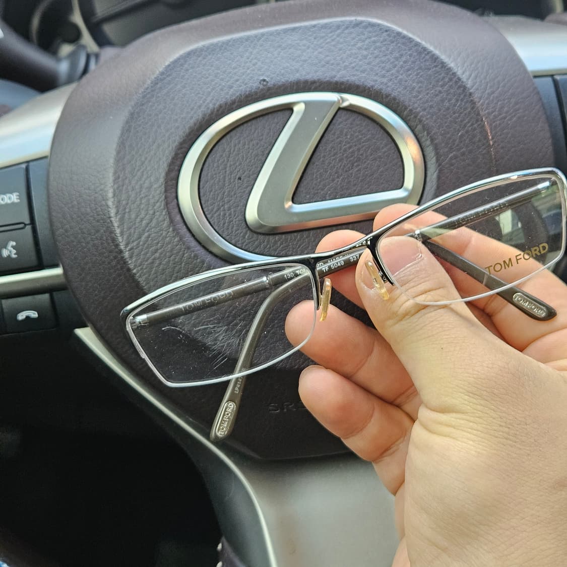 톰포드 긱시크 무드 안경 상품이미지1