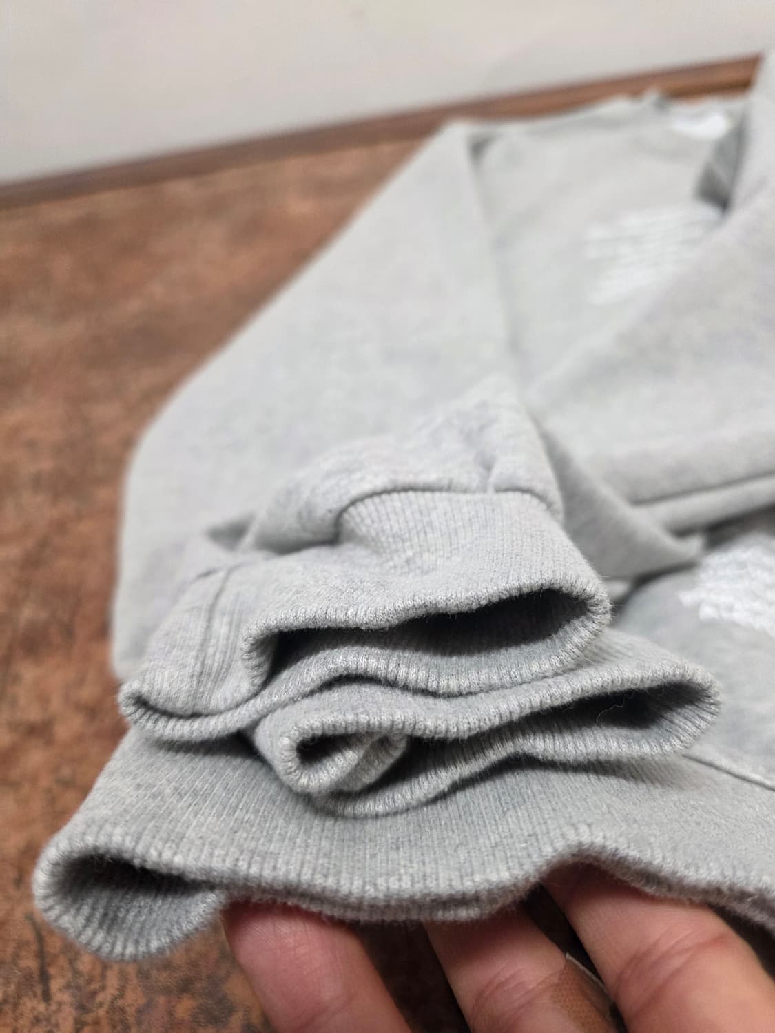 바이어텐션 루즈핏 맨투맨 상품이미지7