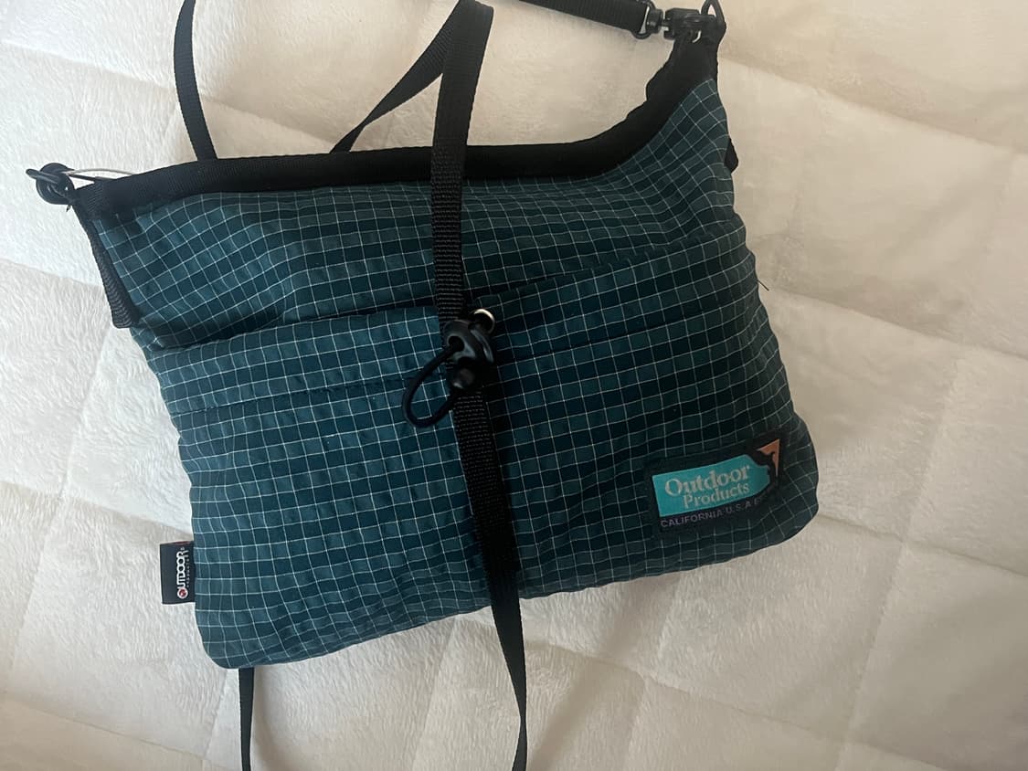 아웃도어 프로덕트 체크 크로스백  상품이미지1