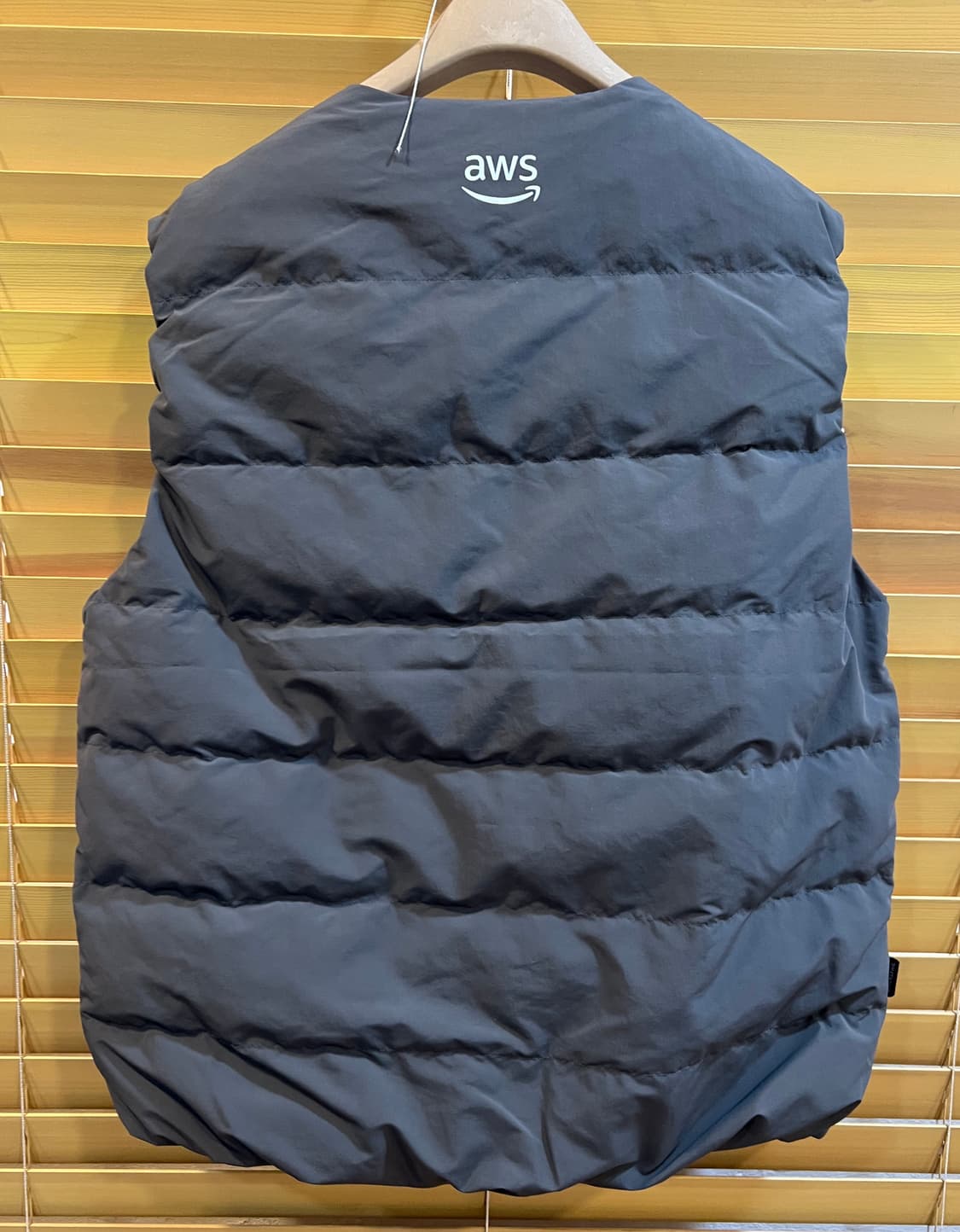 내셔널지오그래픽 남성 다크그레이구스다운패딩조끼  상품이미지8