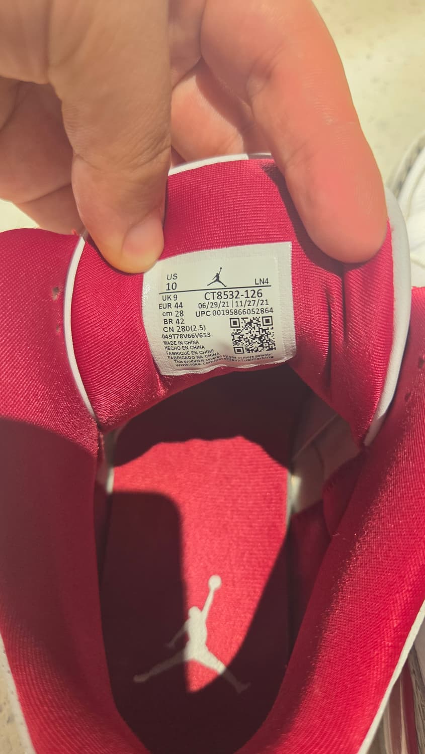 Jordan 3 Retro Cardinal Red 상품이미지3